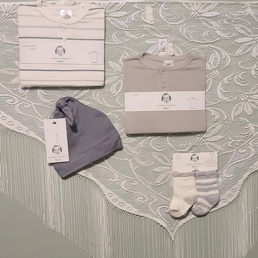 Gender Neutral awesome 4 pieces (0-6 months)
